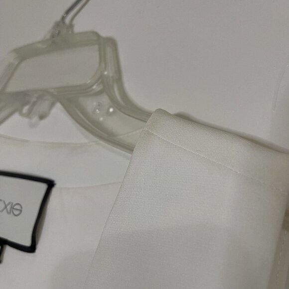 ALEXIS White asymmetrical button down bell sleeve blouse top size XS - Picture 10 of 10